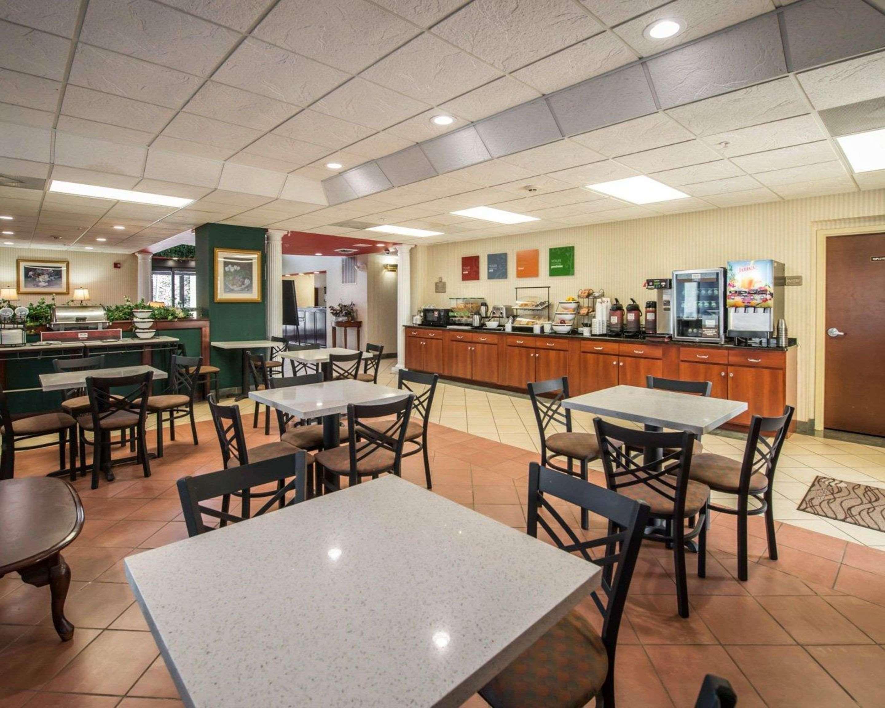 Comfort Inn & Suites Моргантон Экстерьер фото